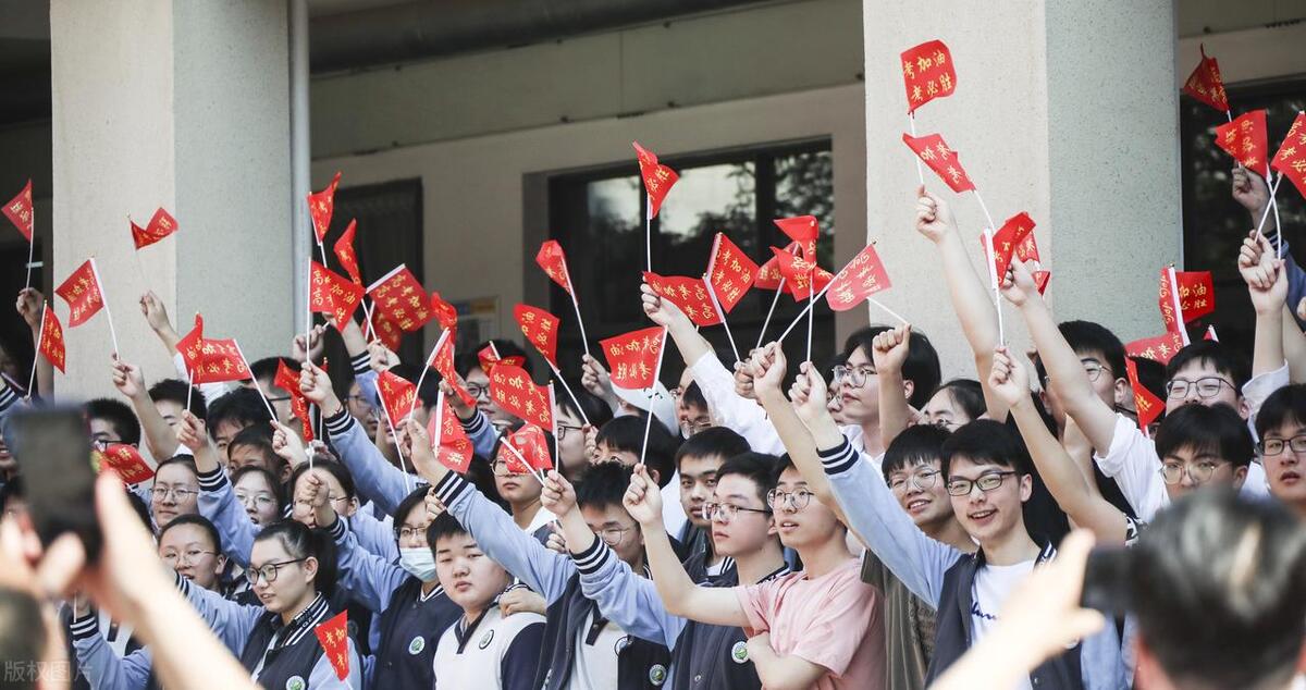中小学生作业熔断:理想丰满,现实骨感的“限时停战”